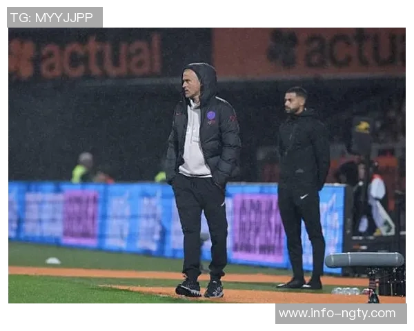 恩里克提升我的防守能力我乐于在左右两个边路灵活发挥