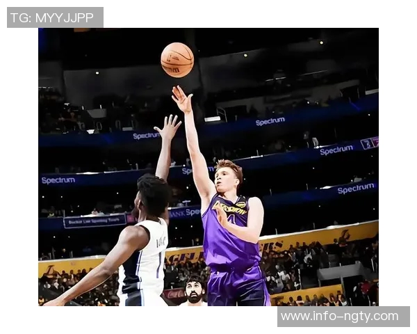 八村塁谈与东契奇的友谊:自然相处让我忘记他比我年轻 八村塁谈与东契奇的友谊:自然相处让我忘记他比我年轻