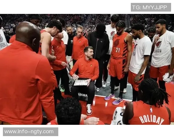 斯普利特深入解析轮换策略关注球员攻防反应与抢篮板表现 斯普利特深入解析轮换策略关注球员攻防反应与抢篮板表现